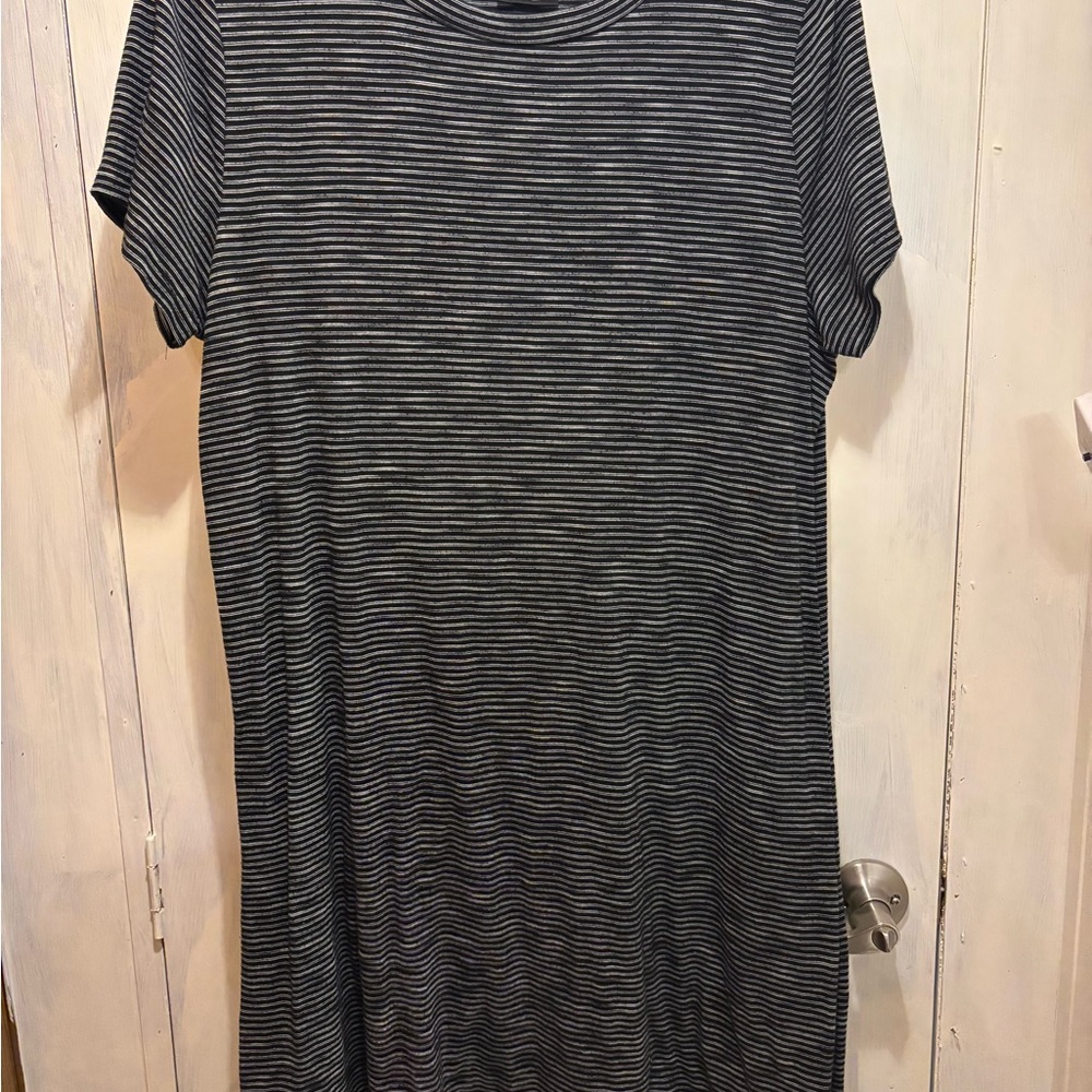 Elegant Striped Black Midi Dress
